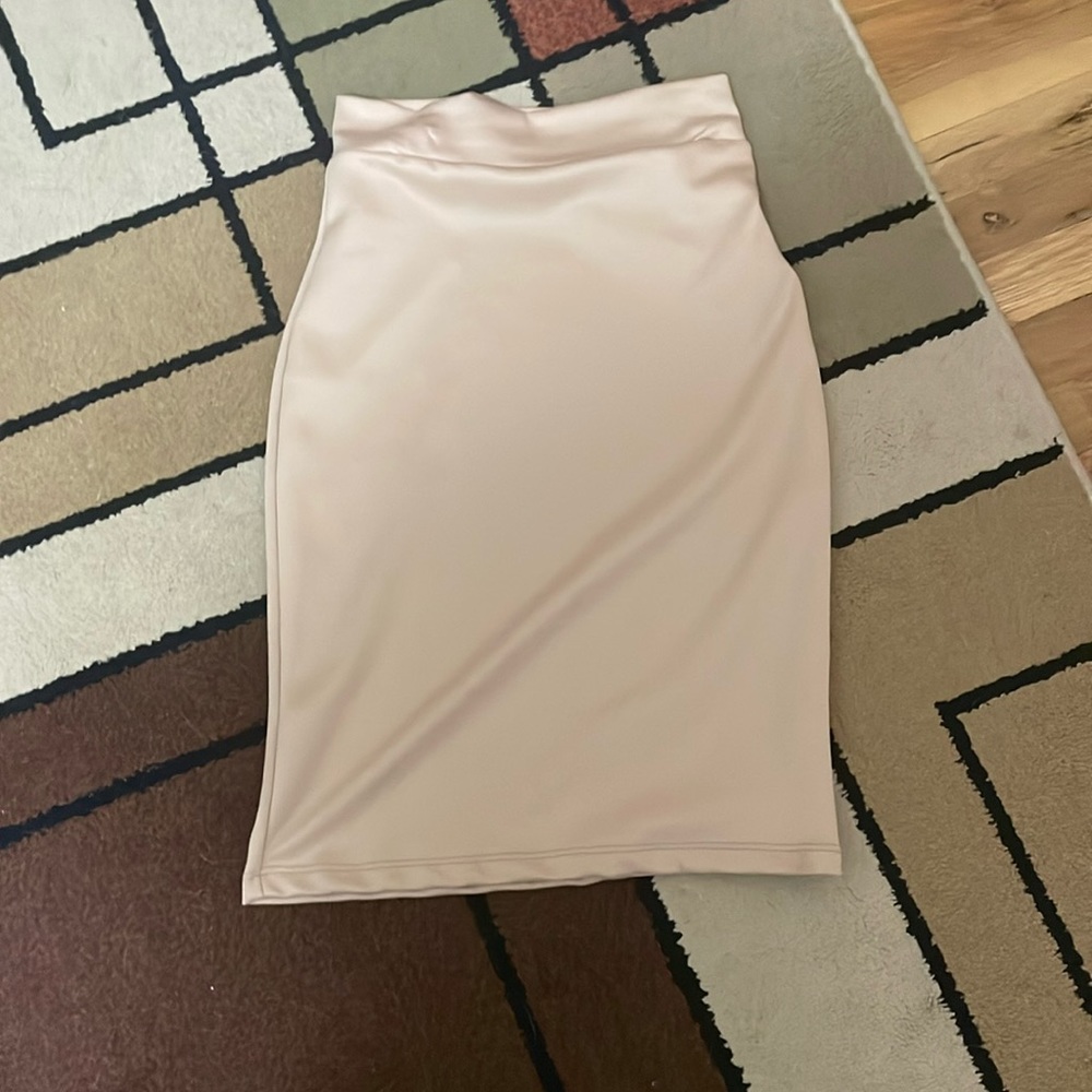 Medium beige pencil skirt (worn once)
